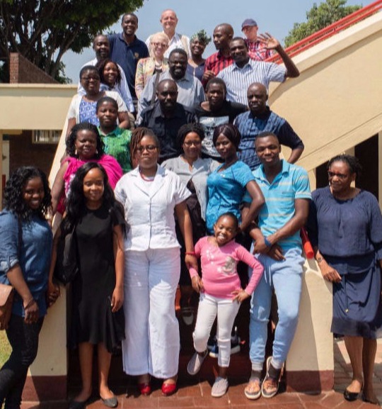 مشاركون في دورة تدريب المدربين ضمن مشروع أطباء بلا حدود (OCB) حول الصحة الجنسية والإنجابية في مرحلة المراهقة في هراري، زمبابوي والتي أقيمت في 17 – 18 سبتمبر (أيلول) 2018. 